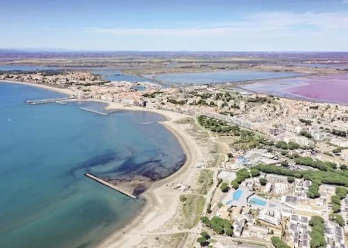 Au Rdc Avec Terrasse, Piscines, Parking Prive Et Proche De La - Fr-1-307-186 Apartment