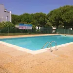 Au Rdc Avec Terrasse, Piscines, Parking Prive Et Proche De La - Fr-1-307-186 *