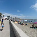 Lejlighed Au Rdc Avec Terrasse, Piscines, Parking Prive Et Proche De La - Fr-1-307-186 Le Grau-du-Roi