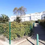 Au Rdc Avec Terrasse, Piscines, Parking Prive Et Proche De La - Fr-1-307-186 * Le Grau-du-Roi