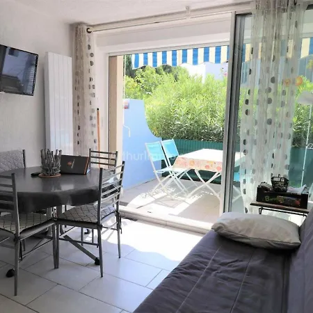 Au Rdc Avec Terrasse, Piscines, Parking Prive Et Proche De La - Fr-1-307-186 Apartment Le Grau-du-Roi