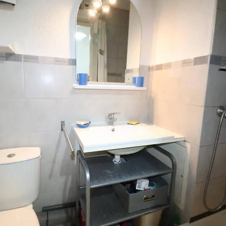 Apartment Au Rdc Avec Terrasse, Piscines, Parking Prive Et Proche De La - Fr-1-307-186 Le Grau-du-Roi