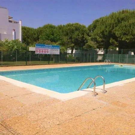 Au Rdc Avec Terrasse, Piscines, Parking Prive Et Proche De La - Fr-1-307-186 *