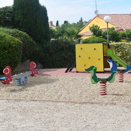 Au Rdc Avec Terrasse, Piscines, Parking Prive Et Proche De La - Fr-1-307-186 شقة *